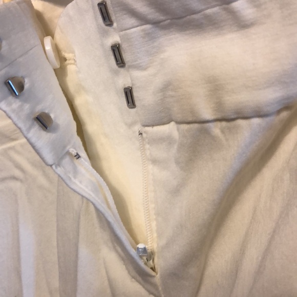 The Limited exact stretch cream dress pants size 6 - Picture 4 of 4